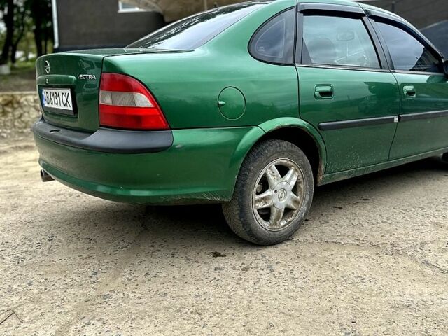 Зеленый Опель Вектра, объемом двигателя 2 л и пробегом 300 тыс. км за 2600 $, фото 4 на Automoto.ua