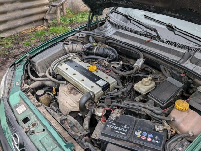 Зелений Опель Вектра, об'ємом двигуна 2 л та пробігом 1000 тис. км за 2000 $, фото 3 на Automoto.ua