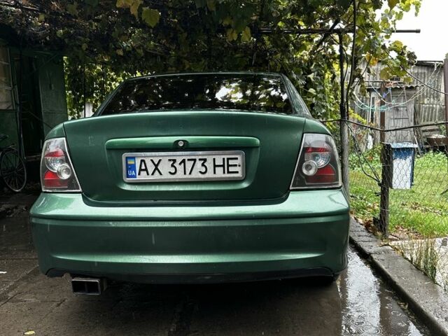 Опель Вектра 1996 в Харькове на Automoto.ua Зеленый Опель Вектра, объемом двигателя 1.8 л и пробегом 240 тыс. км за 2505 $, фото 2 на Automoto.ua