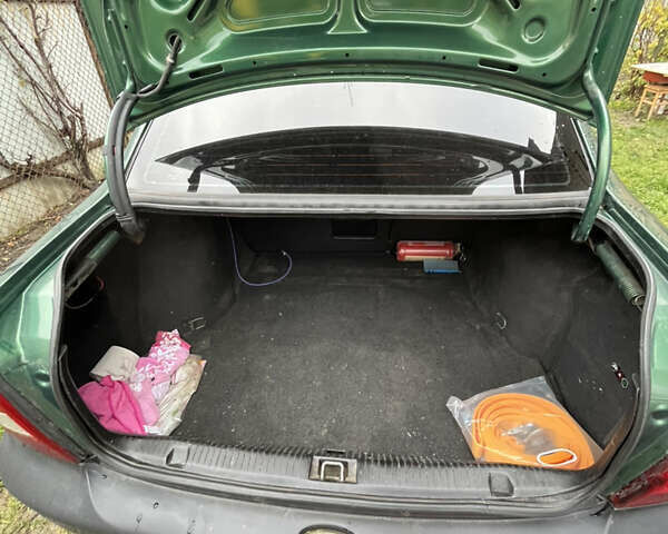 Зеленый Опель Вектра, объемом двигателя 1.6 л и пробегом 273 тыс. км за 2800 $, фото 5 на Automoto.ua