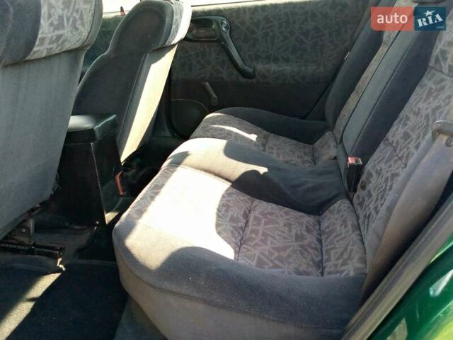 Зеленый Опель Вектра, объемом двигателя 1.6 л и пробегом 325 тыс. км за 3000 $, фото 16 на Automoto.ua