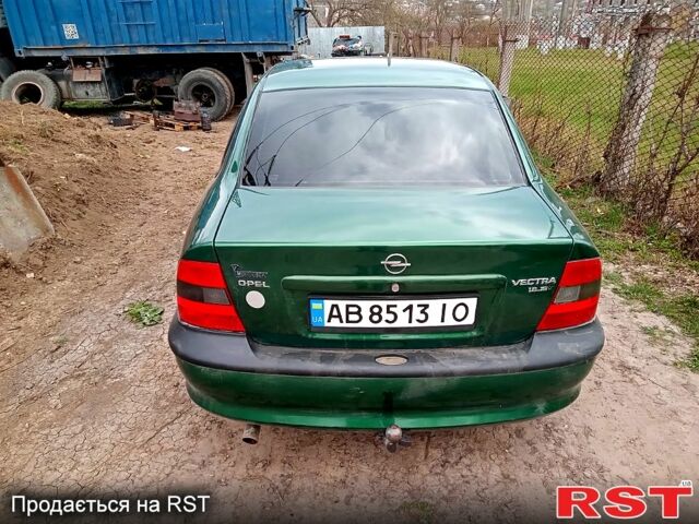 Зеленый Опель Вектра, объемом двигателя 1.8 л и пробегом 120 тыс. км за 3000 $, фото 1 на Automoto.ua