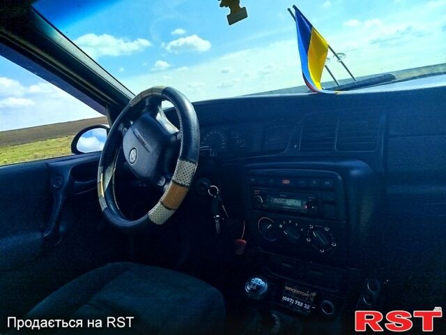 Зеленый Опель Вектра, объемом двигателя 1.7 л и пробегом 250 тыс. км за 1900 $, фото 8 на Automoto.ua