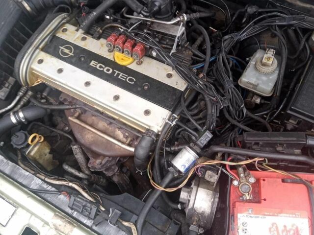 Опель Вектра 1996 у Дніпро (Дніпропетровську) на Automoto.ua Зелений Опель Вектра, об'ємом двигуна 2 л та пробігом 3 тис. км за 700 $, фото 2 на Automoto.ua