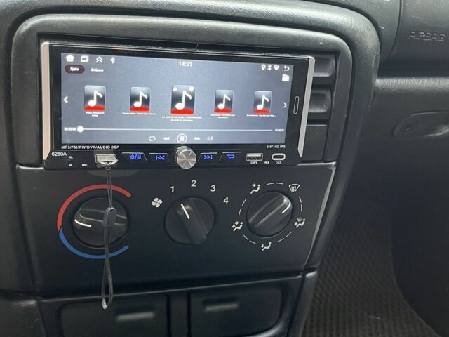 Зелений Опель Вектра, об'ємом двигуна 1.6 л та пробігом 273 тис. км за 2800 $, фото 7 на Automoto.ua