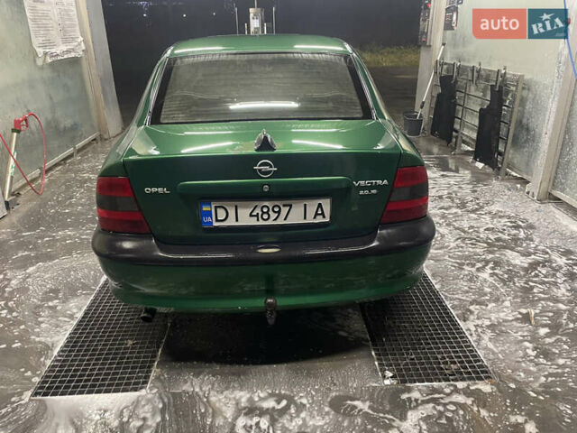 Зеленый Опель Вектра, объемом двигателя 1.8 л и пробегом 280 тыс. км за 2500 $, фото 9 на Automoto.ua