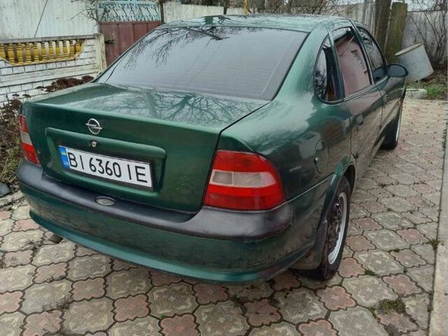 Зеленый Опель Вектра, объемом двигателя 1.6 л и пробегом 300 тыс. км за 2450 $, фото 6 на Automoto.ua