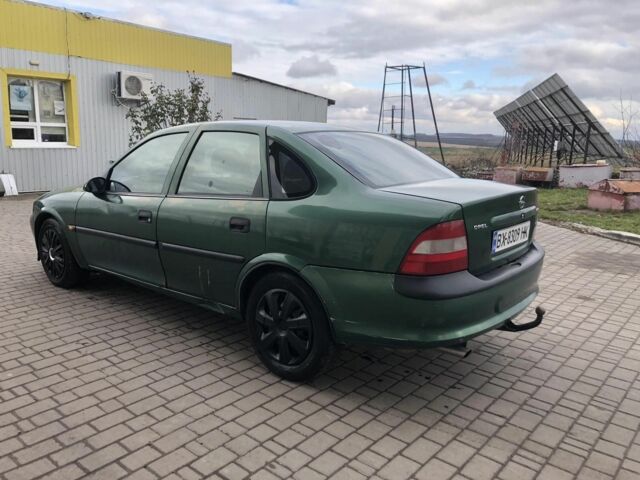 Зеленый Опель Вектра, объемом двигателя 1.6 л и пробегом 250 тыс. км за 1400 $, фото 6 на Automoto.ua