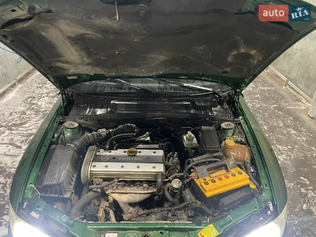 Зеленый Опель Вектра, объемом двигателя 1.8 л и пробегом 280 тыс. км за 2500 $, фото 16 на Automoto.ua