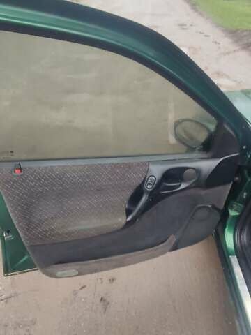 Зеленый Опель Вектра, объемом двигателя 2 л и пробегом 246 тыс. км за 2000 $, фото 42 на Automoto.ua