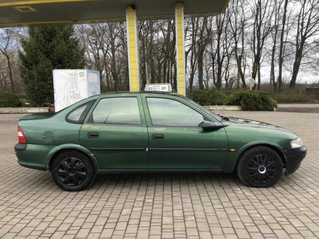 Зеленый Опель Вектра, объемом двигателя 1.6 л и пробегом 250 тыс. км за 1400 $, фото 7 на Automoto.ua