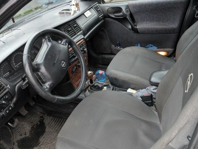 Зелений Опель Вектра, об'ємом двигуна 2 л та пробігом 1000 тис. км за 2000 $, фото 5 на Automoto.ua