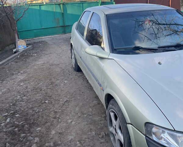 Зеленый Опель Вектра, объемом двигателя 0 л и пробегом 270 тыс. км за 1800 $, фото 4 на Automoto.ua