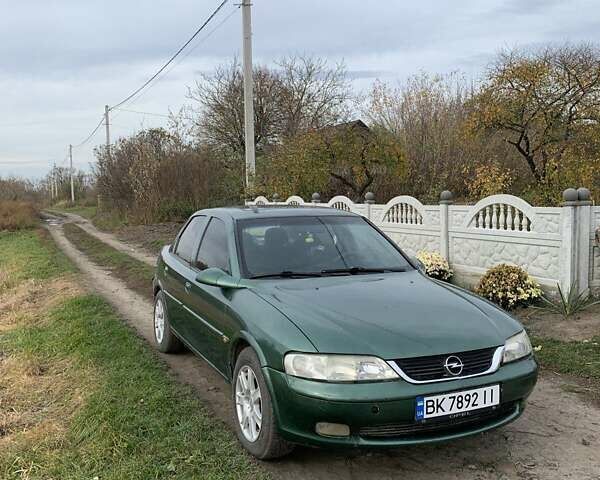 Зеленый Опель Вектра, объемом двигателя 1.8 л и пробегом 380 тыс. км за 1700 $, фото 3 на Automoto.ua
