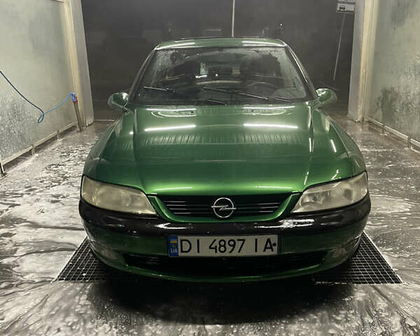 Зеленый Опель Вектра, объемом двигателя 1.8 л и пробегом 280 тыс. км за 2500 $, фото 2 на Automoto.ua