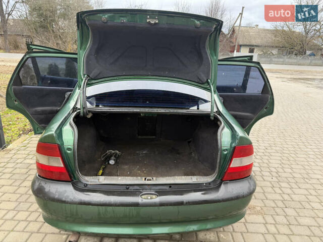 Зеленый Опель Вектра, объемом двигателя 1.6 л и пробегом 405 тыс. км за 1600 $, фото 16 на Automoto.ua