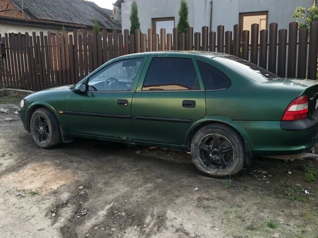 Зеленый Опель Вектра, объемом двигателя 1.6 л и пробегом 280 тыс. км за 1000 $, фото 9 на Automoto.ua