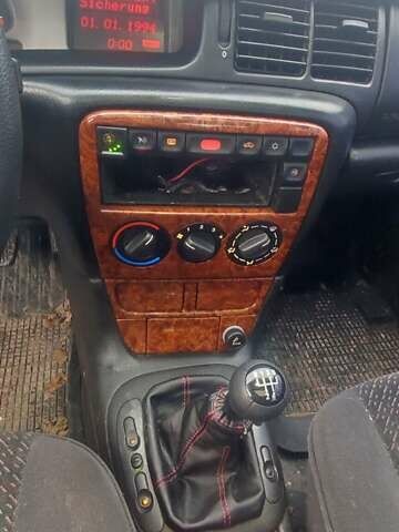 Зеленый Опель Вектра, объемом двигателя 2 л и пробегом 246 тыс. км за 2000 $, фото 47 на Automoto.ua