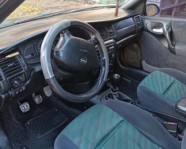 Зеленый Опель Вектра, объемом двигателя 2 л и пробегом 350 тыс. км за 1850 $, фото 6 на Automoto.ua