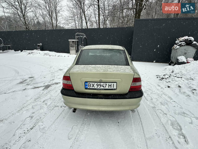 Зеленый Опель Вектра, объемом двигателя 1.6 л и пробегом 406 тыс. км за 2500 $, фото 28 на Automoto.ua