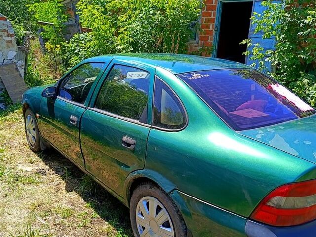 Зеленый Опель Вектра, объемом двигателя 1.8 л и пробегом 380 тыс. км за 2300 $, фото 5 на Automoto.ua