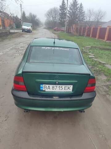 Зеленый Опель Вектра, объемом двигателя 2 л и пробегом 246 тыс. км за 2000 $, фото 5 на Automoto.ua