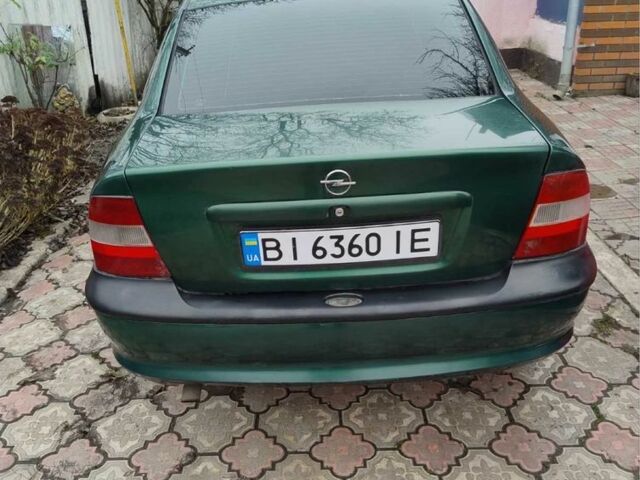 Зеленый Опель Вектра, объемом двигателя 1.6 л и пробегом 300 тыс. км за 2450 $, фото 3 на Automoto.ua
