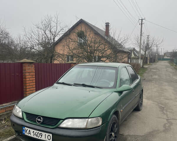Зелений Опель Вектра, об'ємом двигуна 1.6 л та пробігом 200 тис. км за 1350 $, фото 1 на Automoto.ua
