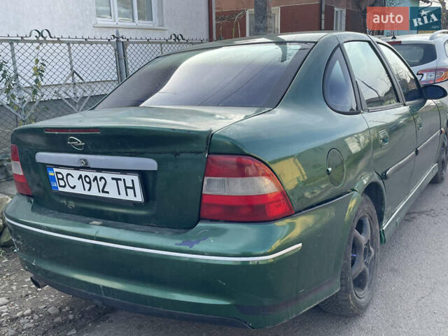 Зелений Опель Вектра, об'ємом двигуна 2 л та пробігом 350 тис. км за 1450 $, фото 2 на Automoto.ua