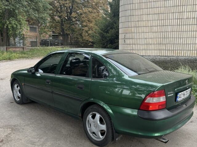 Зелений Опель Вектра, об'ємом двигуна 1.6 л та пробігом 310 тис. км за 1500 $, фото 3 на Automoto.ua