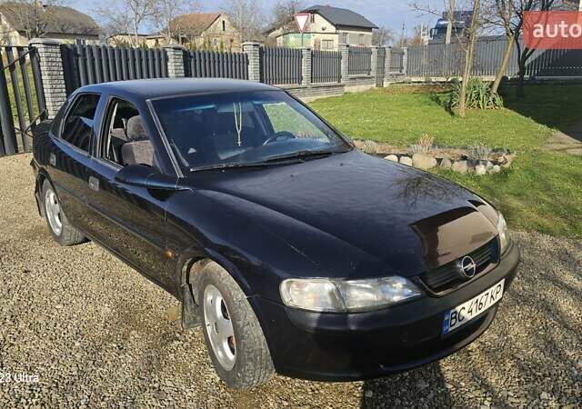 Зеленый Опель Вектра, объемом двигателя 1.8 л и пробегом 251 тыс. км за 2250 $, фото 4 на Automoto.ua