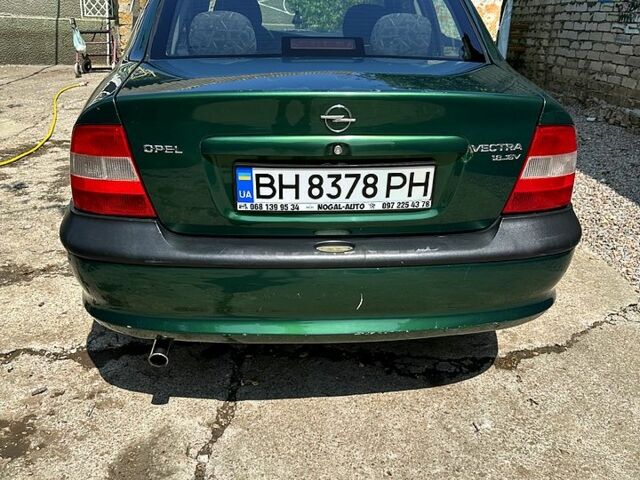 Зеленый Опель Вектра, объемом двигателя 1.8 л и пробегом 468 тыс. км за 2450 $, фото 5 на Automoto.ua