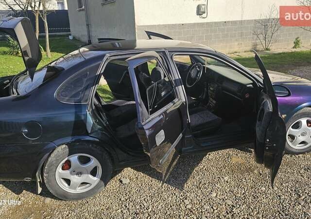 Зеленый Опель Вектра, объемом двигателя 1.8 л и пробегом 251 тыс. км за 2250 $, фото 20 на Automoto.ua