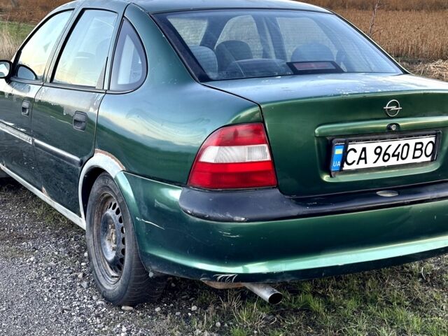 Зеленый Опель Вектра, объемом двигателя 1.8 л и пробегом 344 тыс. км за 1650 $, фото 13 на Automoto.ua
