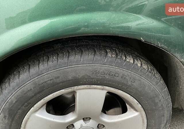 Зеленый Опель Вектра, объемом двигателя 2.5 л и пробегом 365 тыс. км за 2650 $, фото 5 на Automoto.ua