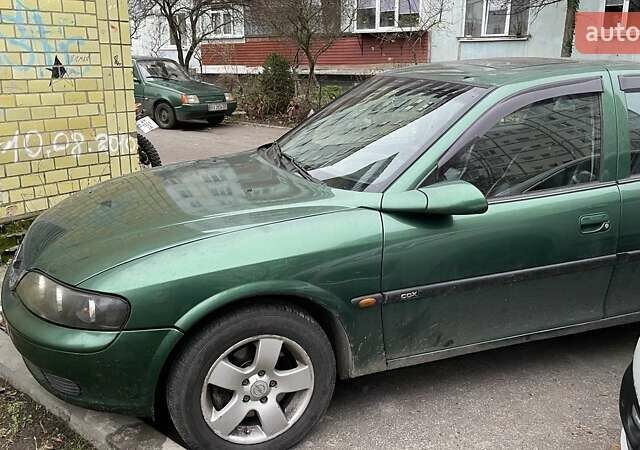 Зеленый Опель Вектра, объемом двигателя 2.5 л и пробегом 365 тыс. км за 2650 $, фото 2 на Automoto.ua