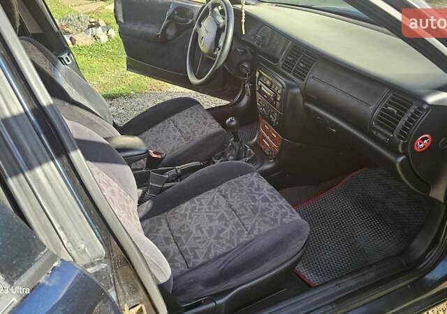 Зеленый Опель Вектра, объемом двигателя 1.8 л и пробегом 251 тыс. км за 2250 $, фото 43 на Automoto.ua