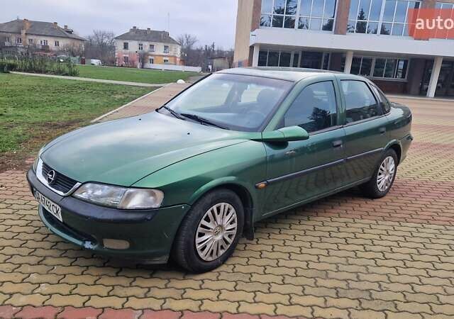 Зелений Опель Вектра, об'ємом двигуна 1.6 л та пробігом 280 тис. км за 1400 $, фото 3 на Automoto.ua