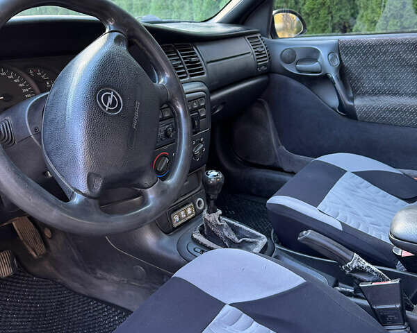 Зеленый Опель Вектра, объемом двигателя 1.6 л и пробегом 368 тыс. км за 1400 $, фото 7 на Automoto.ua