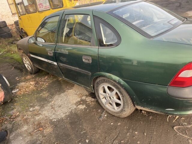 Зеленый Опель Вектра, объемом двигателя 1.6 л и пробегом 300 тыс. км за 650 $, фото 1 на Automoto.ua