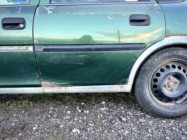 Зеленый Опель Вектра, объемом двигателя 1.8 л и пробегом 344 тыс. км за 1650 $, фото 14 на Automoto.ua