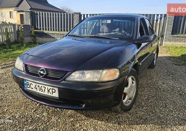 Зеленый Опель Вектра, объемом двигателя 1.8 л и пробегом 251 тыс. км за 2250 $, фото 1 на Automoto.ua