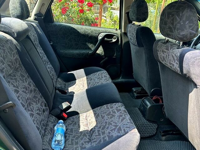 Зеленый Опель Вектра, объемом двигателя 1.8 л и пробегом 468 тыс. км за 2450 $, фото 6 на Automoto.ua