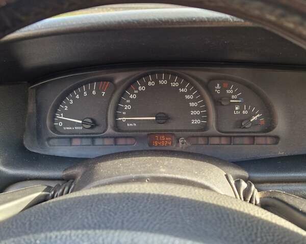 Опель Вектра 1997 у Недригайлове на Automoto.ua Зелений Опель Вектра, об'ємом двигуна 1.8 л та пробігом 195 тис. км за 2150 $, фото 1 на Automoto.ua