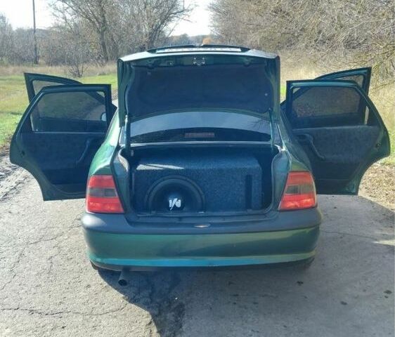 Зеленый Опель Вектра, объемом двигателя 1.6 л и пробегом 212 тыс. км за 2000 $, фото 2 на Automoto.ua