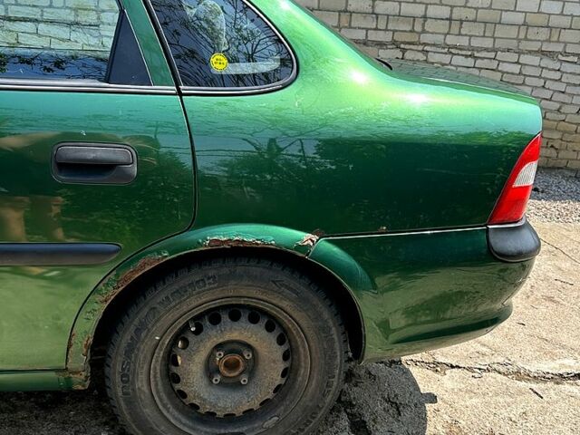 Зеленый Опель Вектра, объемом двигателя 1.8 л и пробегом 468 тыс. км за 2450 $, фото 4 на Automoto.ua
