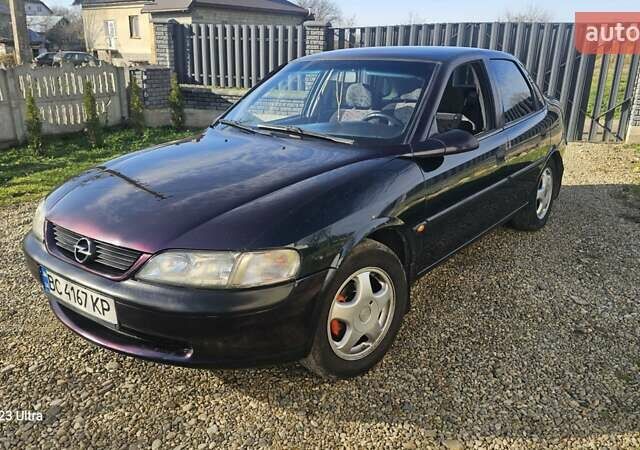 Зеленый Опель Вектра, объемом двигателя 1.8 л и пробегом 251 тыс. км за 2250 $, фото 5 на Automoto.ua