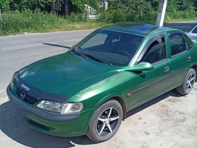 Зеленый Опель Вектра, объемом двигателя 1 л и пробегом 1000 тыс. км за 2200 $, фото 1 на Automoto.ua