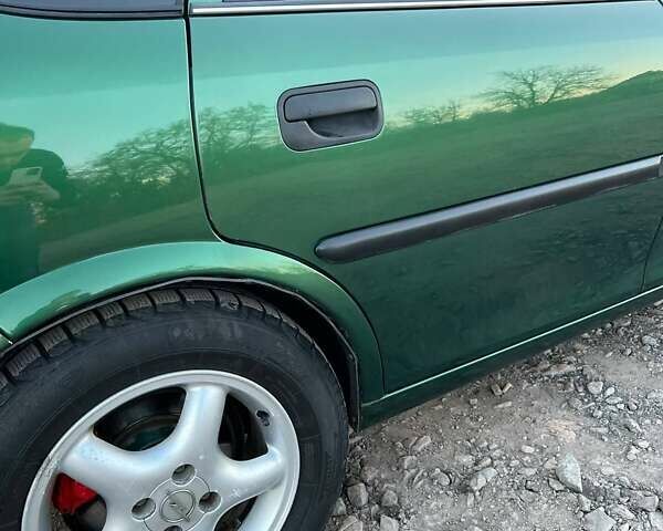 Зеленый Опель Вектра, объемом двигателя 1.8 л и пробегом 340 тыс. км за 2700 $, фото 3 на Automoto.ua