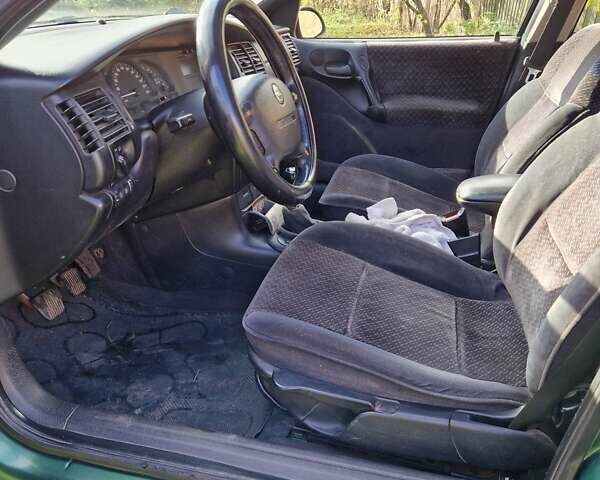 Опель Вектра 1997 у Недригайлове на Automoto.ua Зелений Опель Вектра, об'ємом двигуна 1.8 л та пробігом 195 тис. км за 2150 $, фото 8 на Automoto.ua
